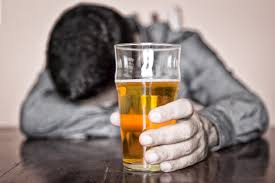 CONSUMO DE ALCOHOL PROVOCA PROBLEMAS DE SALUD