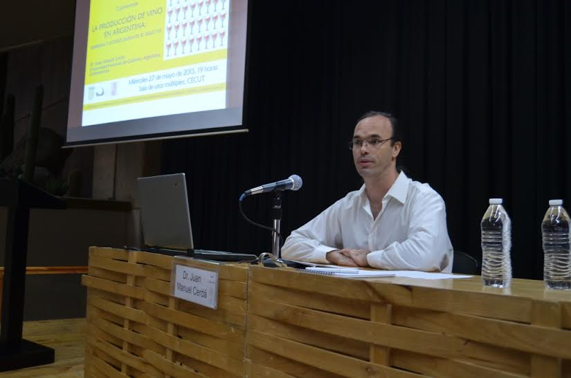 REALIZAN CONFERENCIA SOBRE LA PRODUCCIÓN DEL VINO EN ARGENTINA