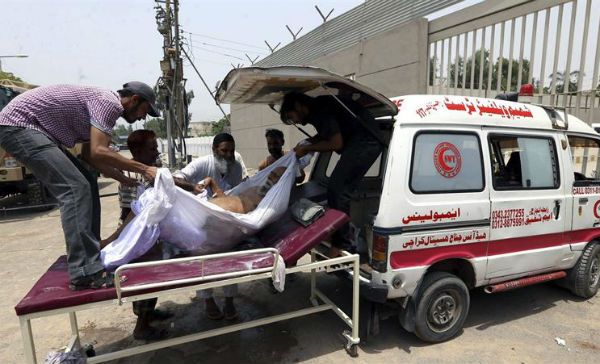 Ola de calor deja 692 muertos en Pakistán