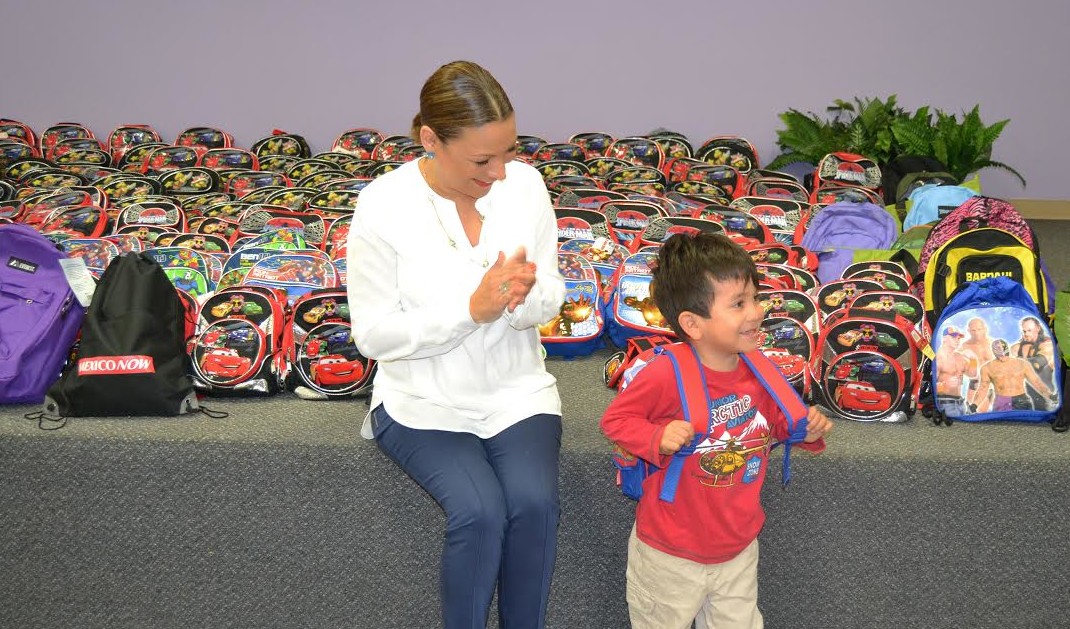 Inicia DIF Tijuana elaboración de paquetes con útiles escolares donados por la ciudadanía