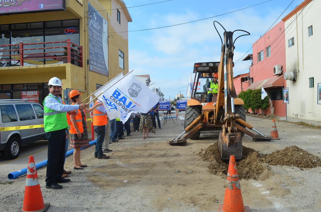 Inicia Cespt obra de agua potable en calles paso 1 y paso 2 de la sección Jardines de Playas de Tijuana