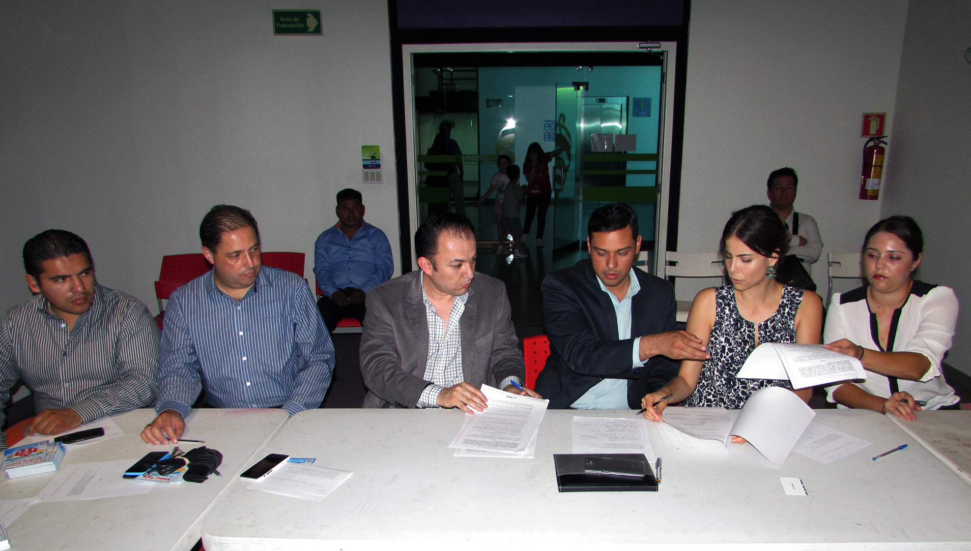 Directivos de MIND HUB y Angel Ventures México firman convenio de colaboración