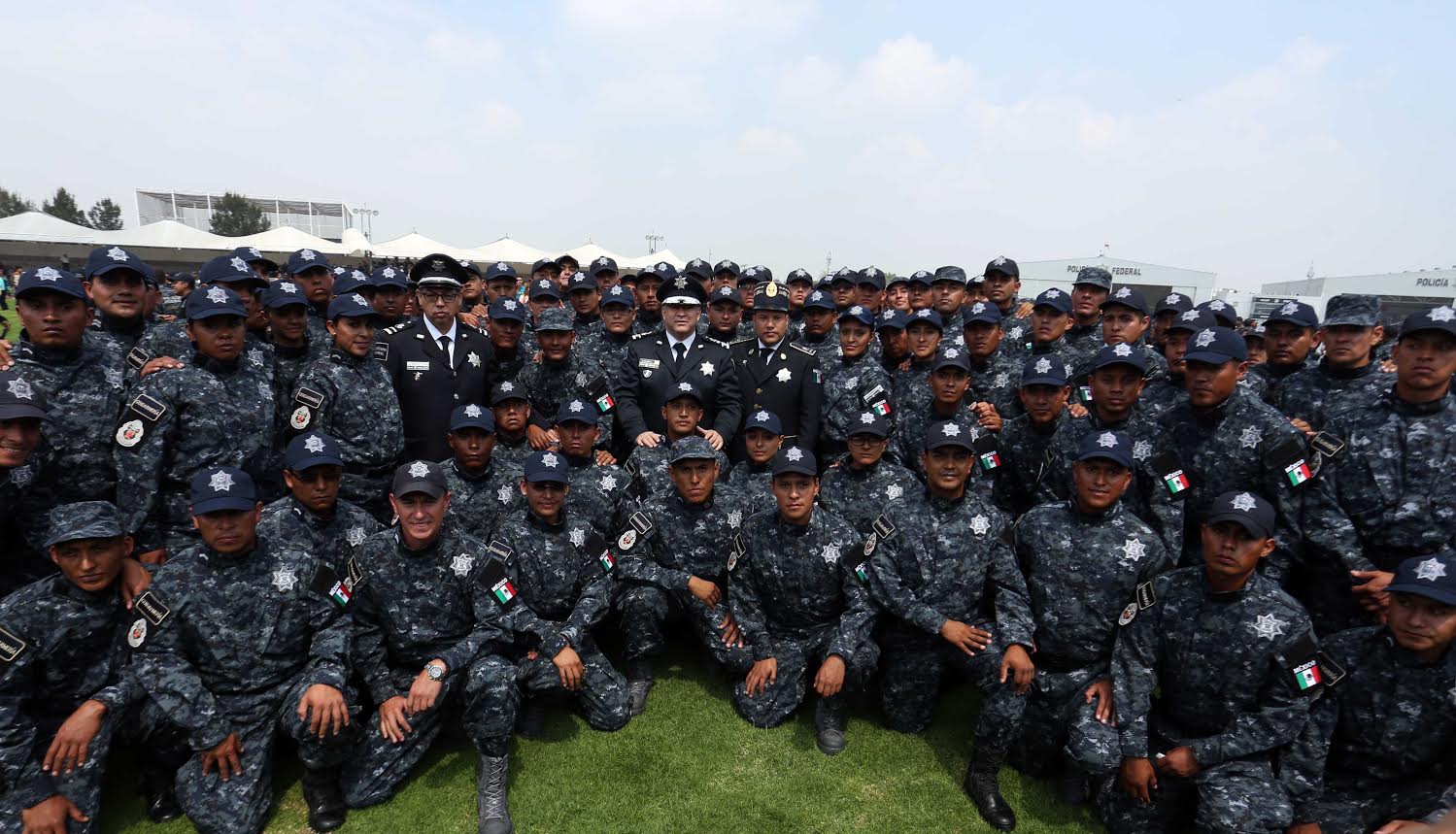 Policía Federal incorpora a 636 cadetes sus divisiones de gendarmería y fuerzas federales