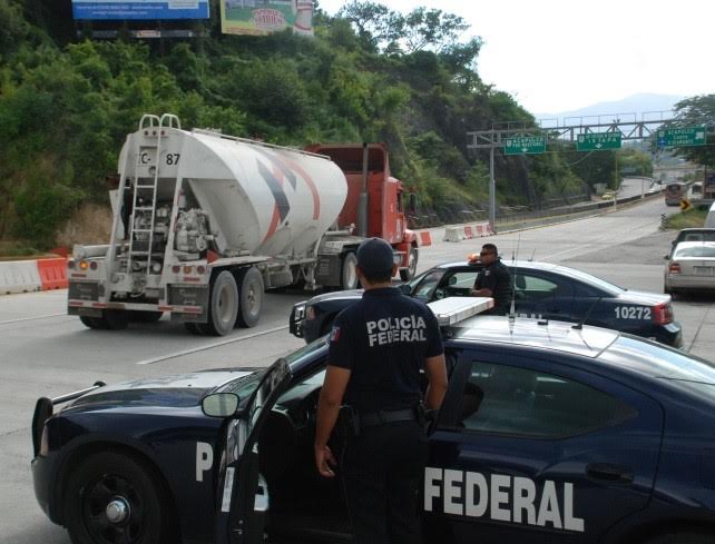 Fortalece la Policía Federal sus operaciones de seguridad y vigilancia en las carreteras de todo el país