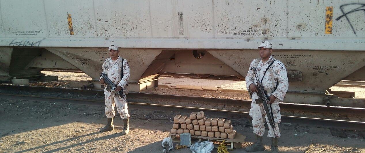 Ejército Mexicano y personal de Ferromex aseguran 63.2 kilogramos de marihuana