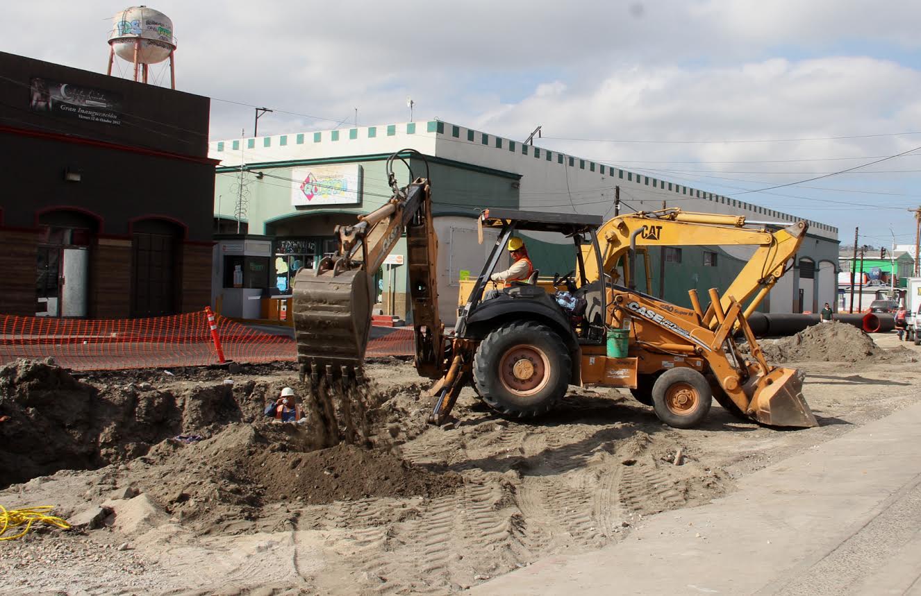 Ayuntamiento refuerza trabajos de reconstrucción en calles 9 y 10