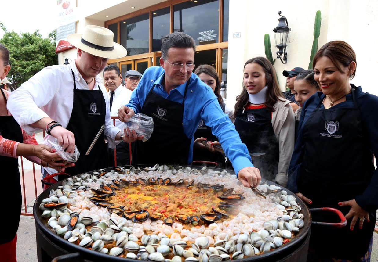 Alcalde de Tijuana  inaugura Festival de la Paella y el Vino
