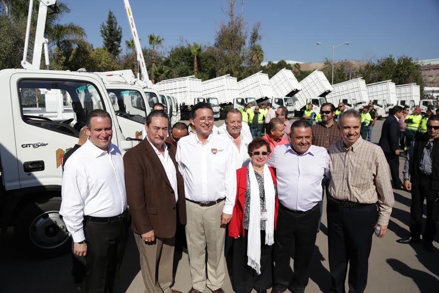 Ayuntamiento de Tijuana entrega equipo y maquinaria; mejorará la imagen de la ciudad