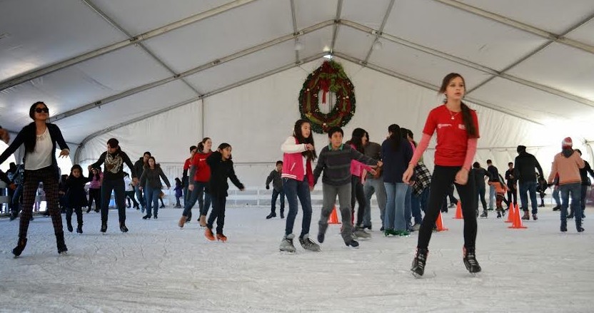 Abren la pista de hielo en el Parque Morelos