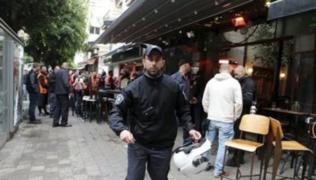 Dos muertos deja tiroteo en bar de Tel Aviv