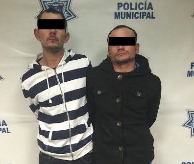 Arrestan a dos narcomenudistas armados