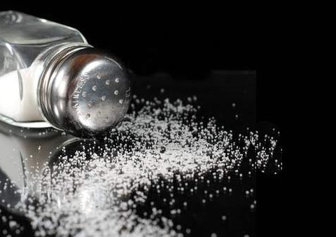 Consumir sal en exceso daña la salud