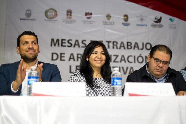 Realizan mesas de trabajo en pro de niños, niñas y personas con discapacidad