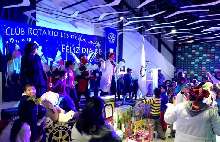 Celebra Club Rotario Tijuana Día de Reyes