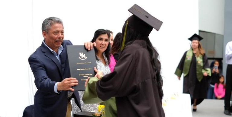 Recibe Rosarito a más de 200 nuevos graduados universitarios