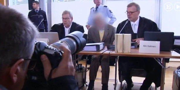 Alemania sienta en el banquillo a un antiguo guardián de Auschwitz