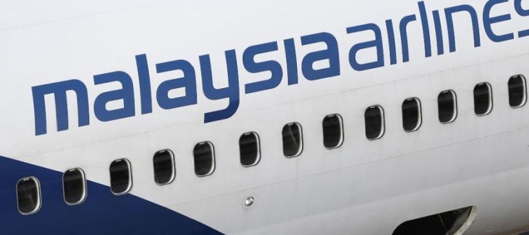 Mujer malasia pide indemnización por vuelo 370