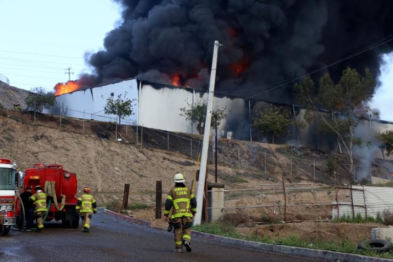 Atienden incendio en Parque Industrial Las Misiones