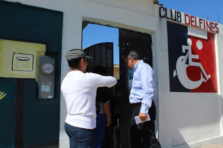 Alcalde de Rosarito  visita el Club Delfines de Rosarito A.C.