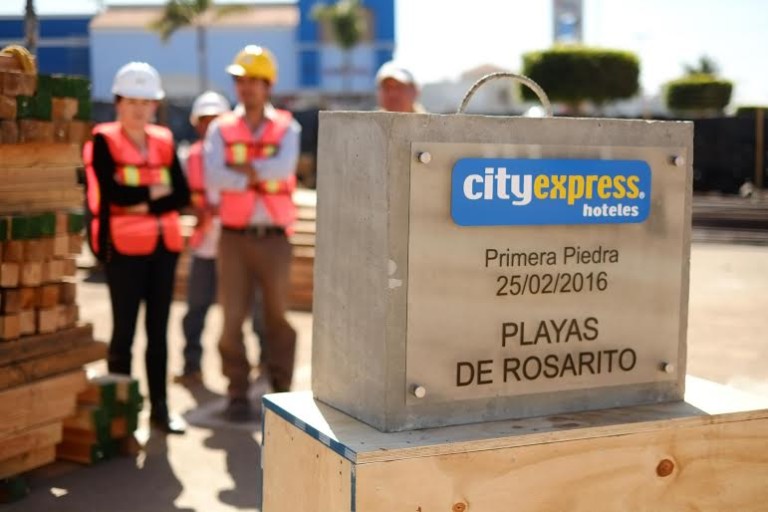 Coloca City Express la primera piedra de su nuevo hotel en Rosarito