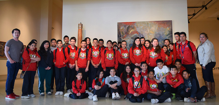 Estudiantes visitan la exposición “Tohono O´Otam” en Ceart Tecate