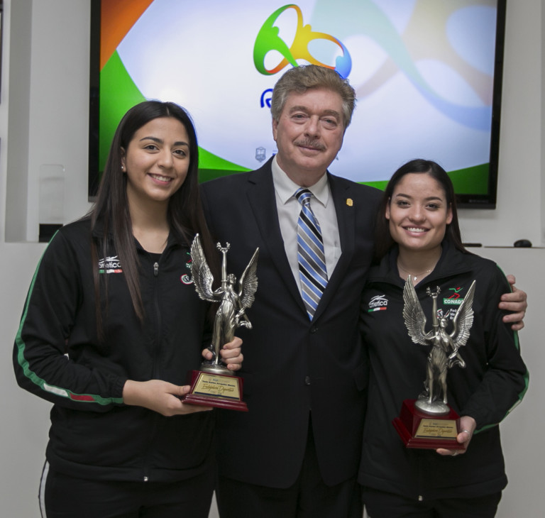 Destacan el talento de las esgrimistas Tania Arrayales y Julieta Toledo