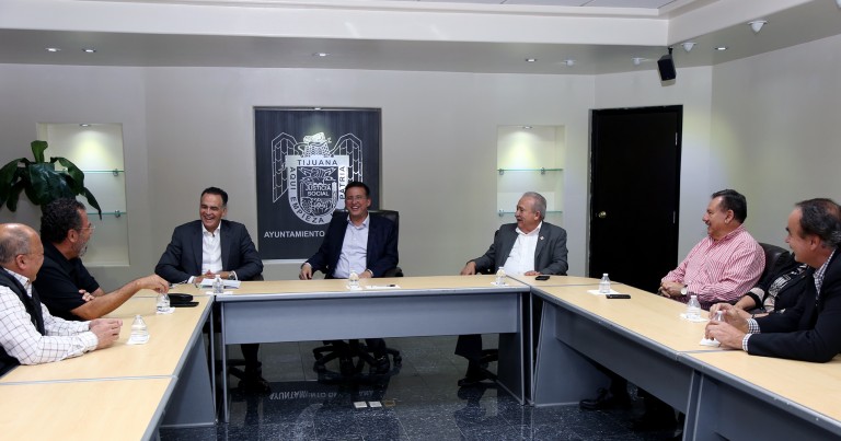 Alcalde de Tijuana se reúne con nueva mesa directiva de Cámara de Comercio