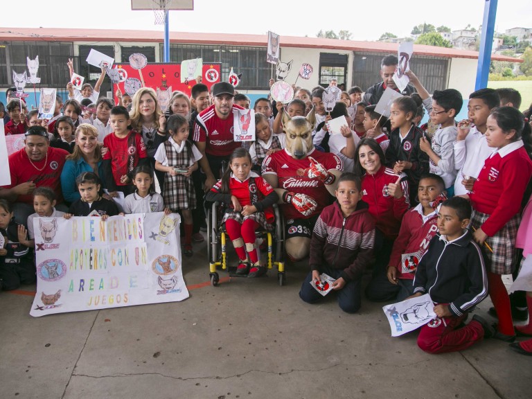 El Club Tijuana visitó a 338 niños de la primaria Felipa Viuda de Arellano