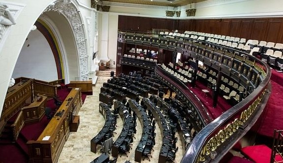 Reabren sede de la Asamblea Nacional de Venezuela tras amenaza de bomba