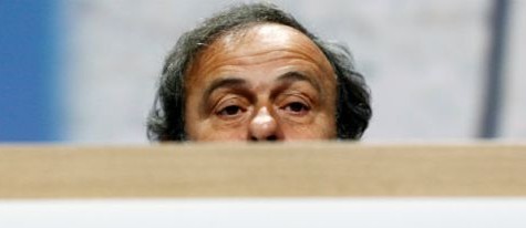 Platini renuncia como presidente de la UEFA