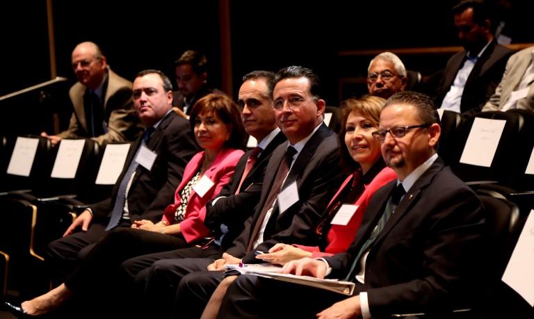 Alcalde asiste a inauguración del Centro Cali-Baja