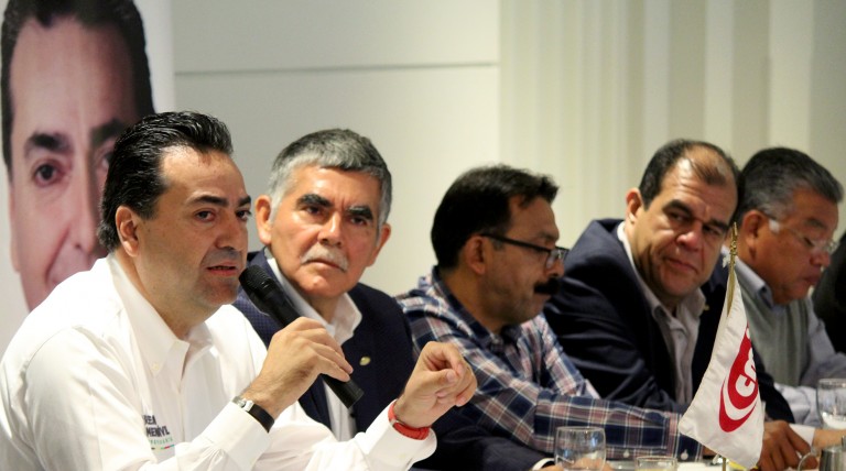 Firma René Mendívil compromisos de campaña con  Cámara Mexicana