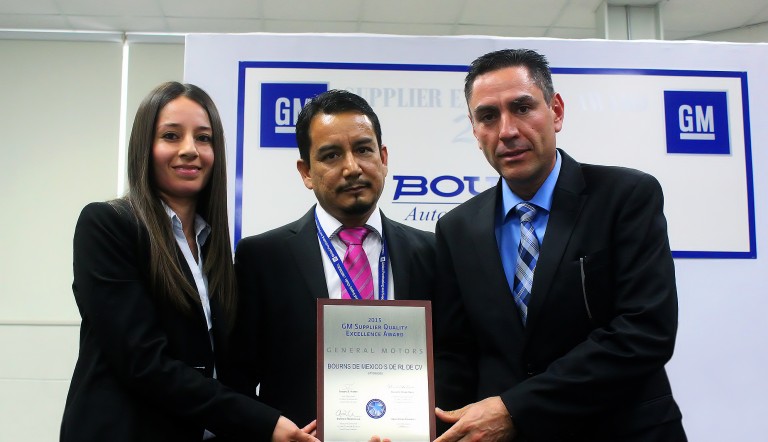 Otorga General Motors premio a la excelencia en la calidad a Bourns de México