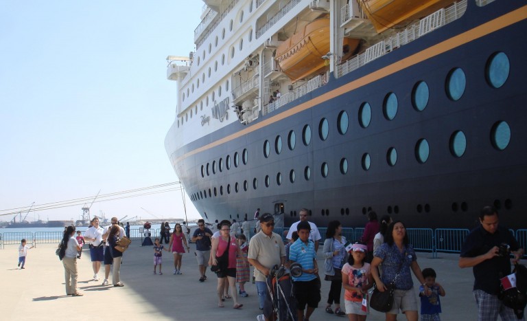 LLega a Ensenada crucero Disney Wonder