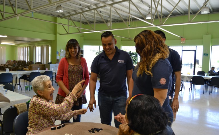 Participan  estudiantes de Psicología  como voluntarios en casa del abuelo de DIF Tijuana