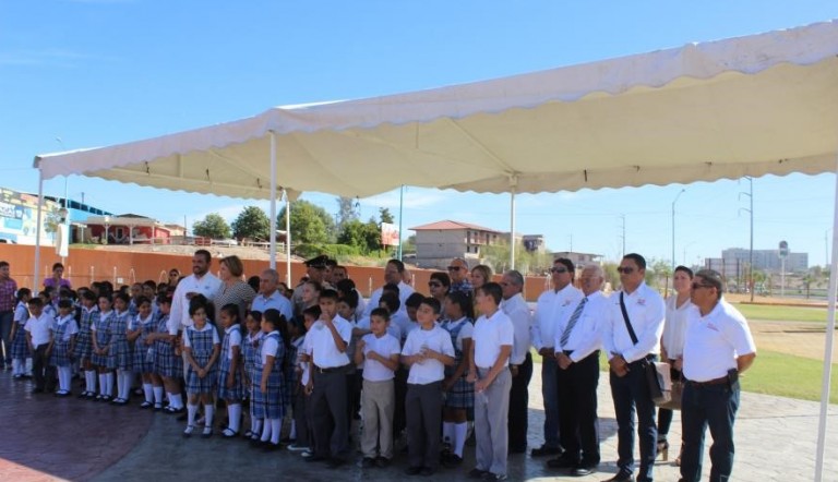 Ejército Mexicano y el sector educativo realizan izamiento de bandera