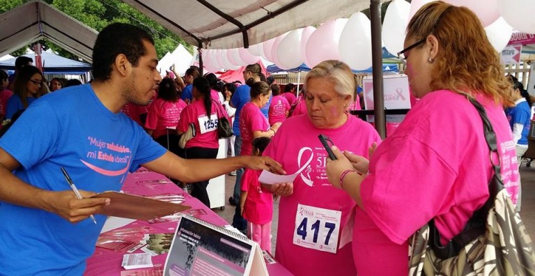 Gobierno del Estado realiza el primer zumbaton contra el cáncer cervico uterino