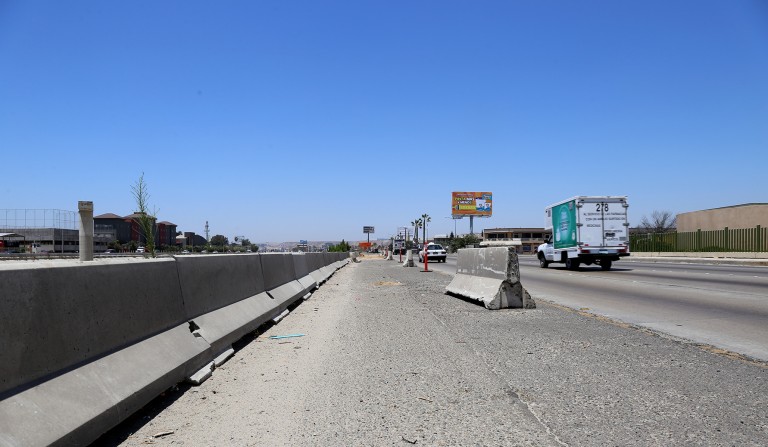 Municipio habilita rutas alternas por construcción de puente peatonal en vía rápida oriente