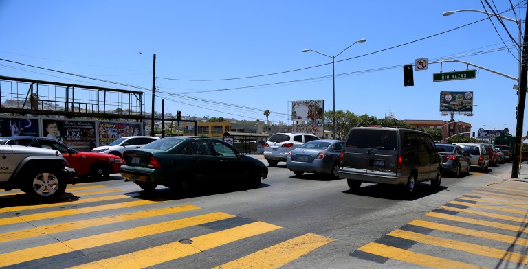 Ayuntamiento implementa proyecto vial en Bulevar Agua Caliente para agilizar tránsito vehicular