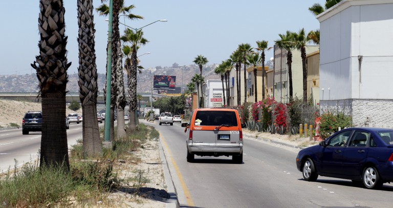 Ayuntamiento de Tijuana inicia trabajos de rehabilitación en tramo de la Vía Rápida Oriente
