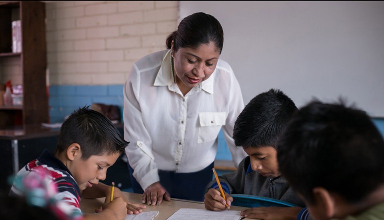Gobierno del Estado otorga atención educativa a niñas y niños migrantes
