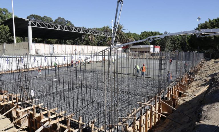 Ayuntamiento destina más de 15 millones de pesos en la construcción de alberca de unidad deportiva Tijuana