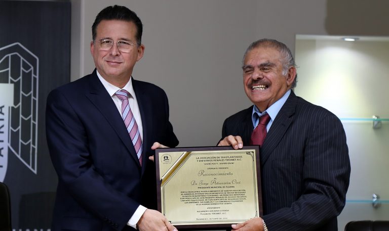 Jorge Astiazarán recibe reconocimiento por  impulsar acciones contra enfermedades renales