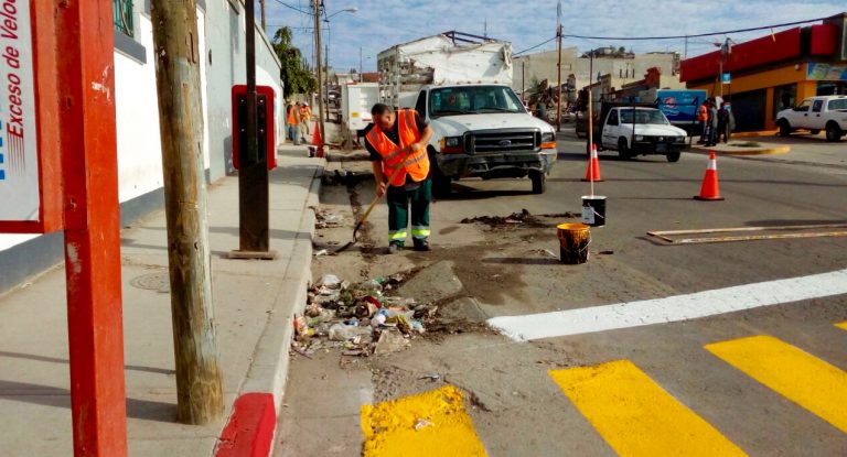 Ayuntamiento refuerza servicios públicos con jornada de limpieza en Urbi Villas del Prado I