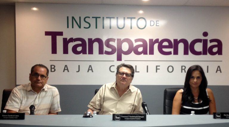 Obliga ITAIPBC al XXI ayuntamiento de Ensenada entregar contratos de operación de máquinas expendedoras en Palacio Municipal