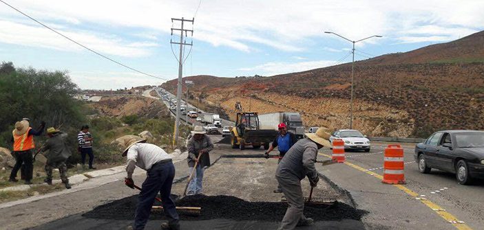 Ayuntamiento de Tijuana refuerza trabajos  de bacheo en vialidades principales