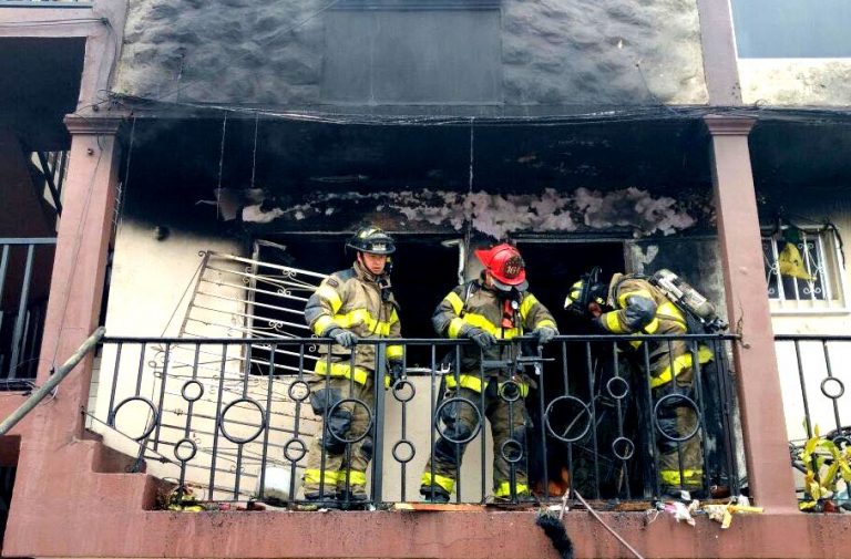 Bomberos de Tijuana acuden en auxilio de ciudadanos tras registrarse explosión en vivienda de la Zona Norte