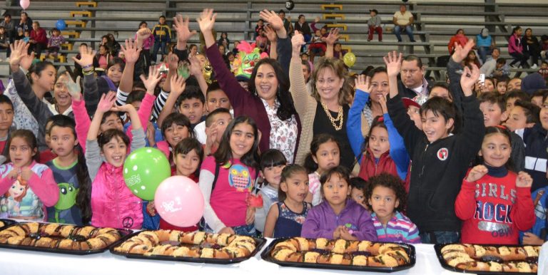 Asiste  presidenta de patronato DIF Tijuana a festejo  de Día de Reyes para residentes del IX Distrito