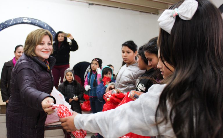 DIF Tecate lleva alegría a niñas y niños de la Zona Rural