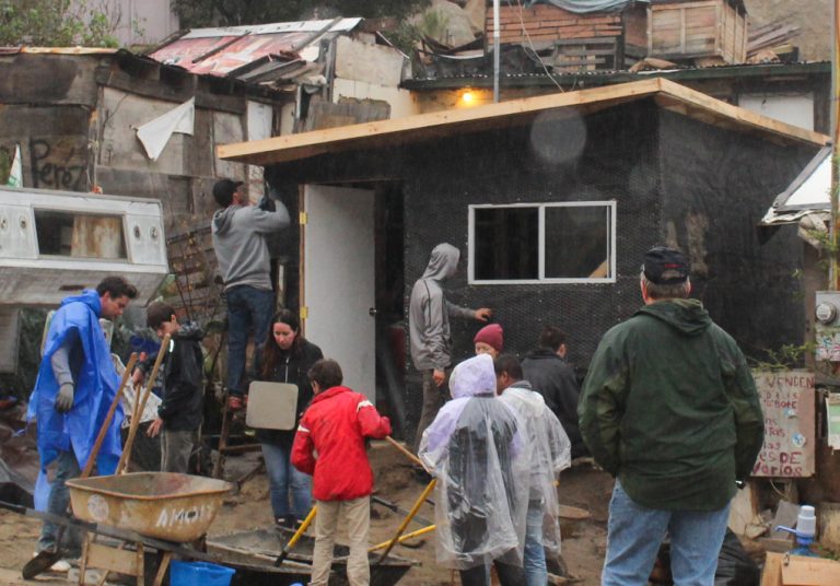 Casas Amor le brinda alegría a familias tecatenses
